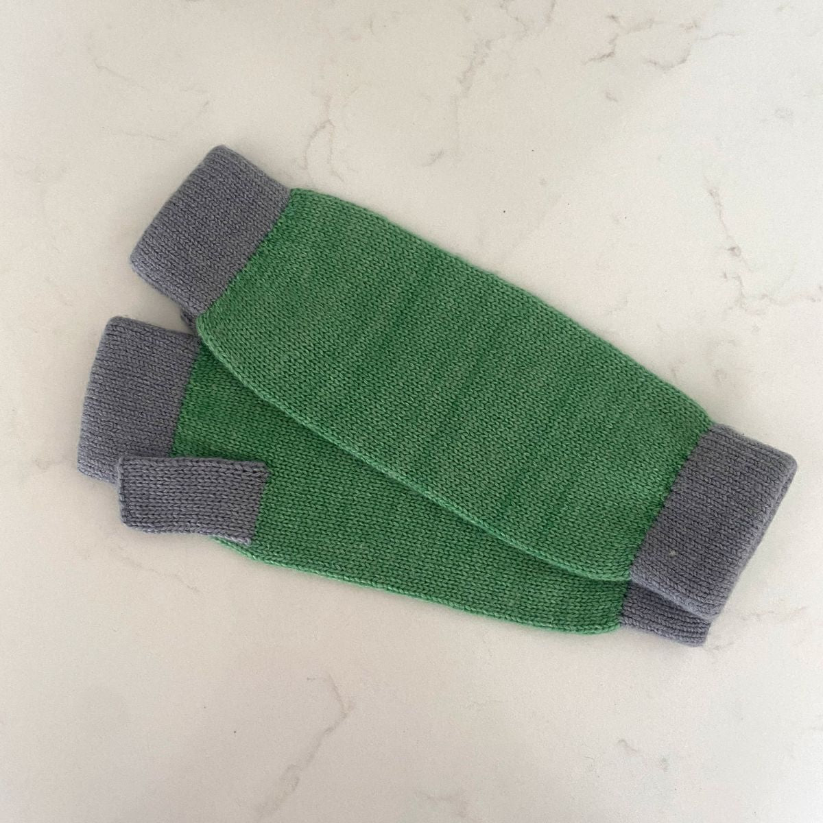 Cashmere Wrist Warmers – Green & Grey