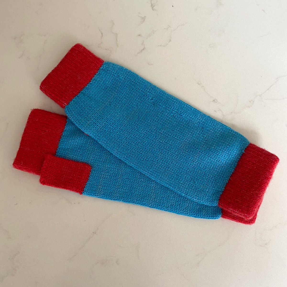 Cashmere Wrist Warmers – Cyan & Red